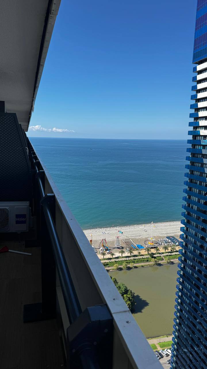 В продаже готовые апаратаменты формата 1+1 на первой линии с видом на море